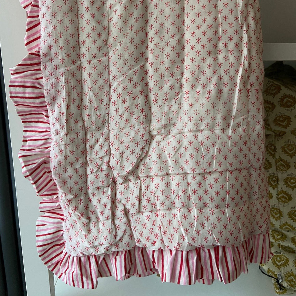 Indian Hand Block Print Cotton Quilt - Pink and Red Ruffle - RhoolQuiltRhoolIndian Hand Block Print Cotton Quilt - Pink and Red Ruffle