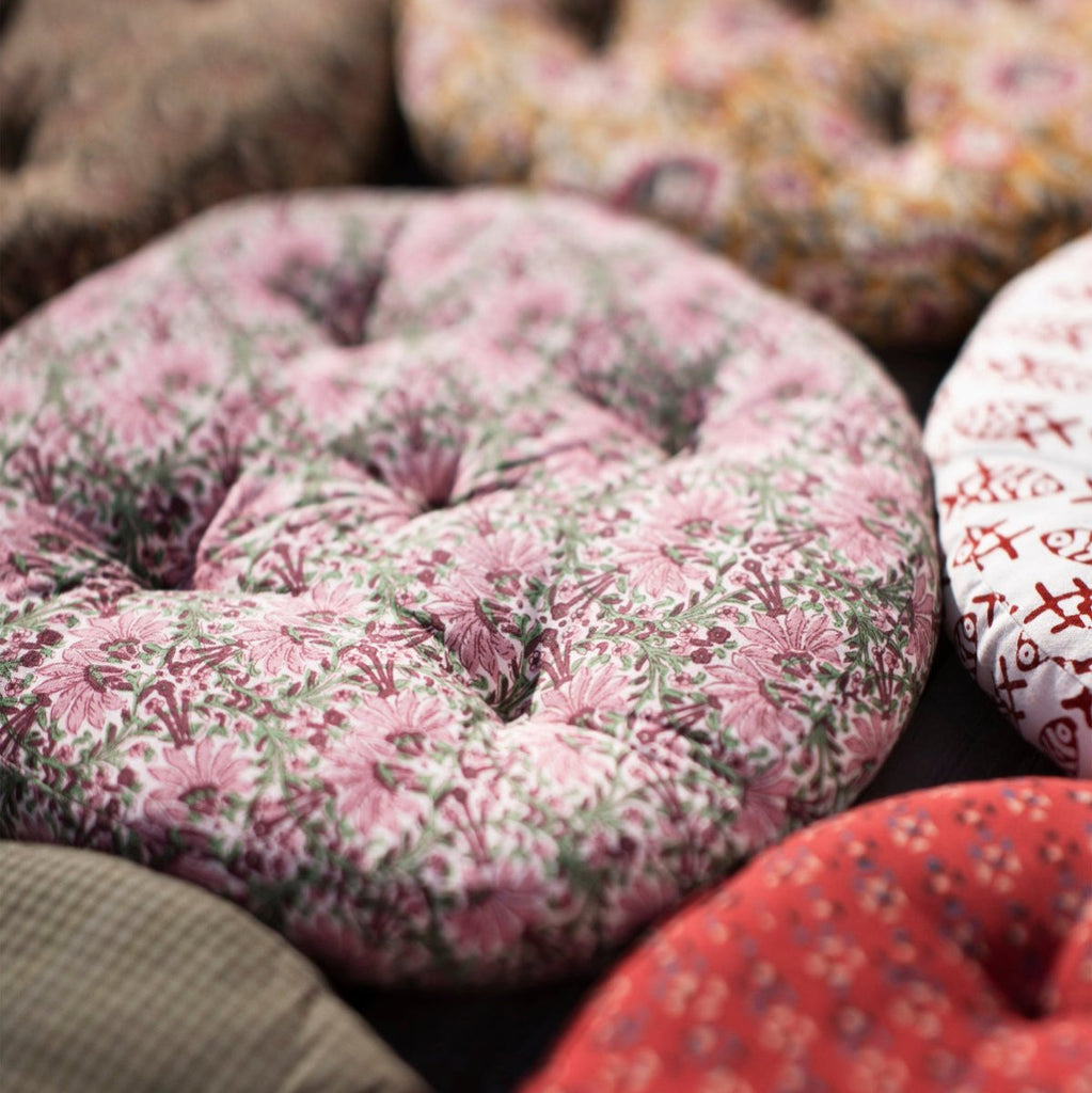 Madam Stoltz - Round Chair Seat Cushion Pad - Pink, green, maroon - RhoolChair & Sofa CushionsMadam StoltzMadam Stoltz - Round Chair Seat Cushion Pad - Pink, green, maroon
